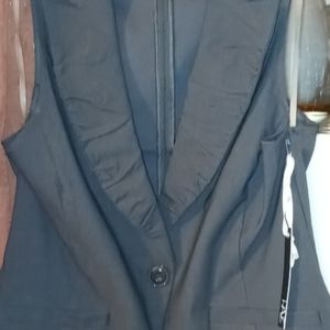 •🩶NWT One-Button Gray Vest